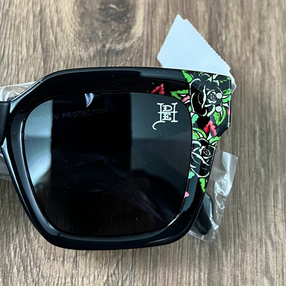 NEW 💀 Ed Hardy ❤️ Large Black Sunglasses Black Rose Floral - Picture 4 of 9